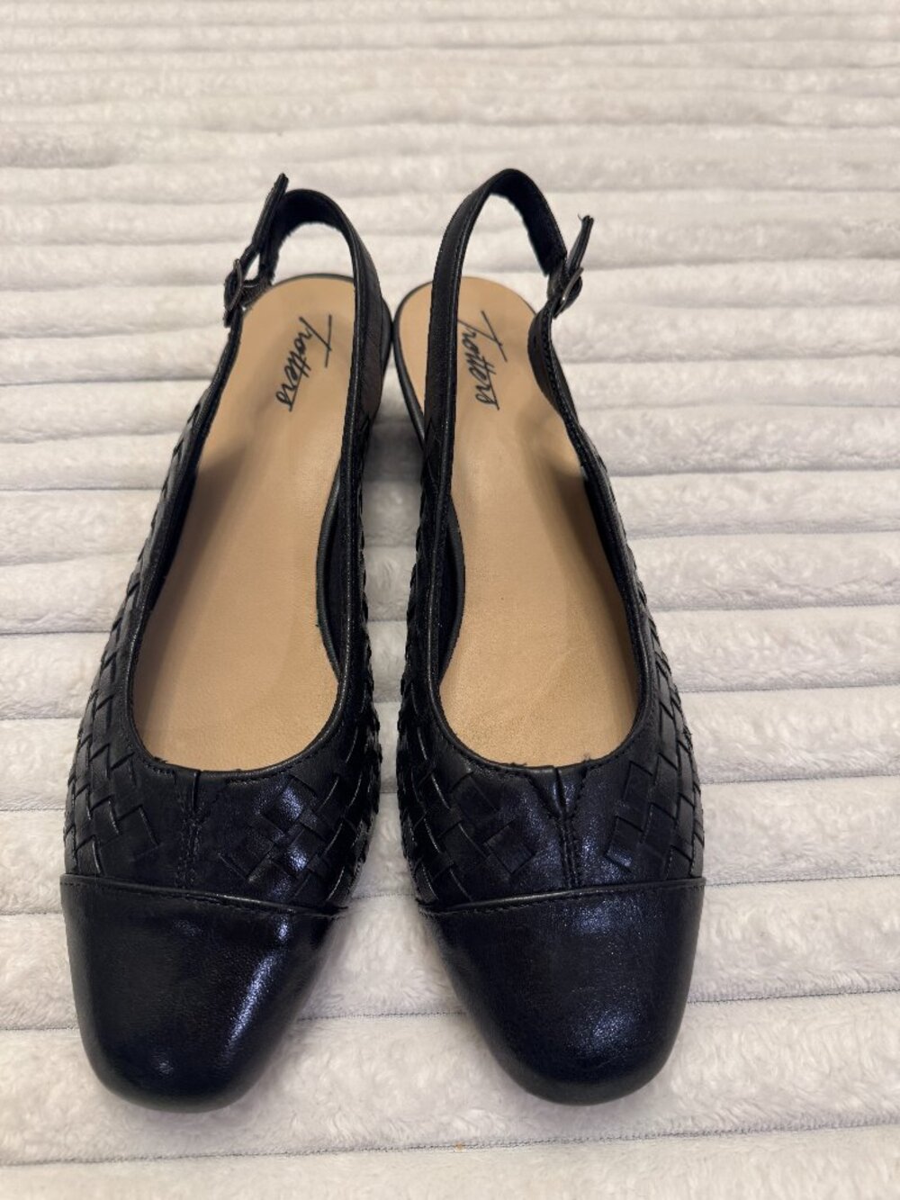 Trotters Dea Woven Leather Slingback Flat Black Size 10M